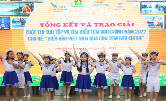 Biểu diễn chào mừng tổng kết cuộc thi