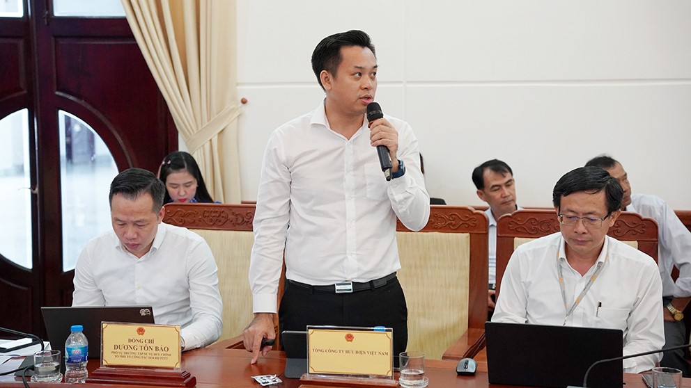 Ông Nghiêm Tuấn Anh tổng công ty Bưu điện Việt Nam