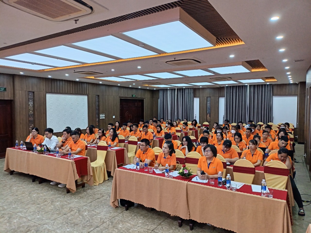 Toàn cảnh hội nghị