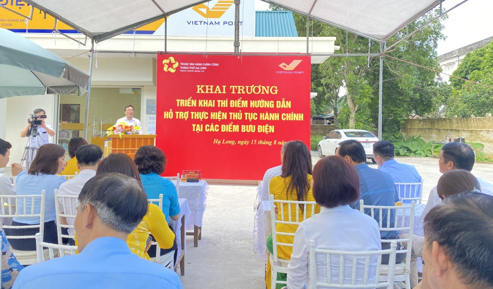 tp Hạ long tổ chức triển khai thí điểm hướng dẫn hỗ trợ thực hiện thủ tục hành chính tại bưu cục phường Việt Hưng