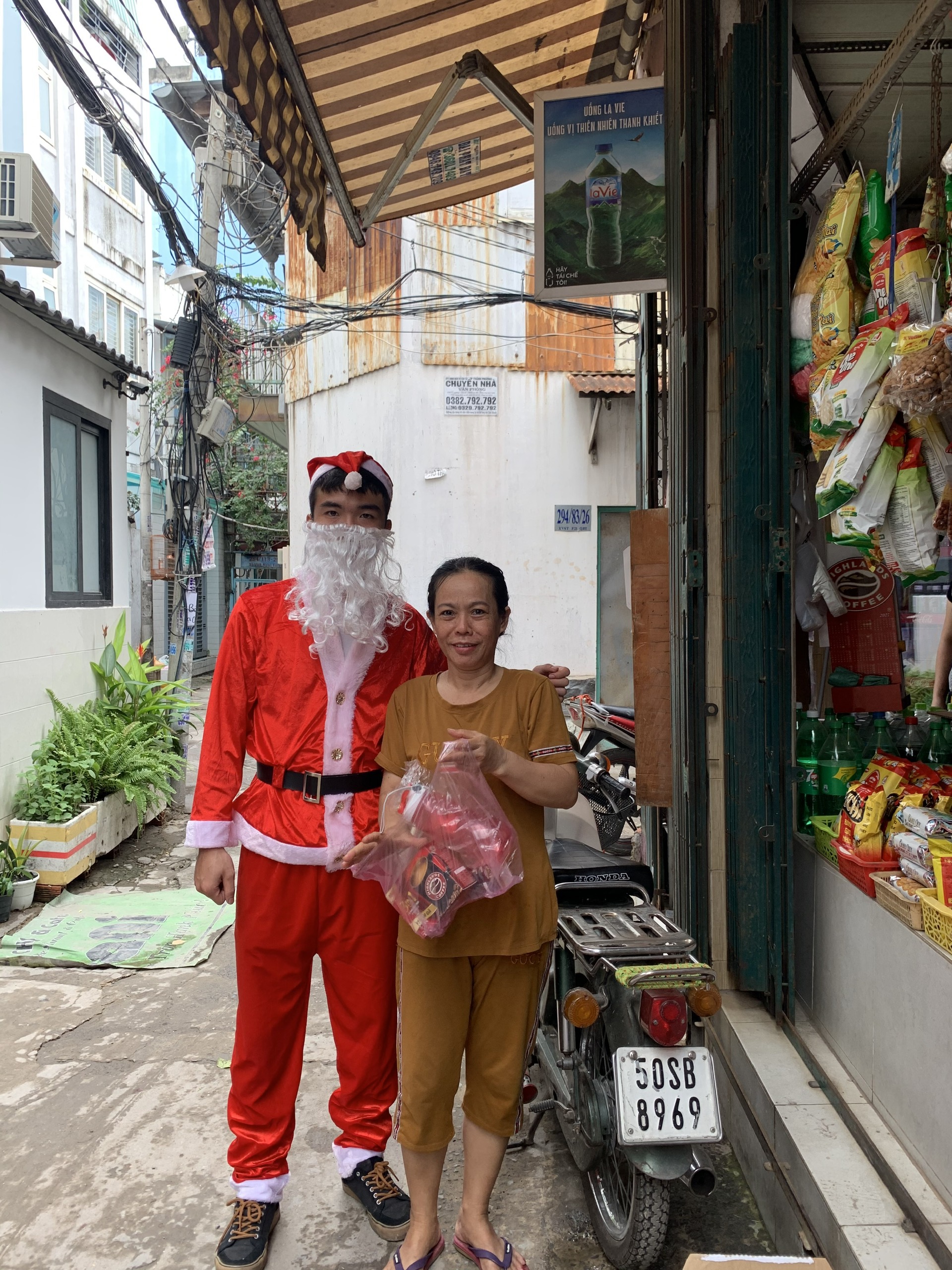 Phát mẫu thử tại nhà khách hàng
